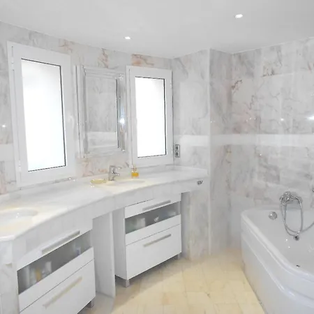 Crystal Villa *